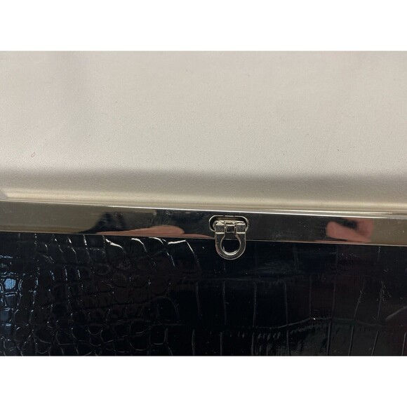 Black Crocodile pattern Leather Clutch with Compartments Preowned - Picture 6 of 9